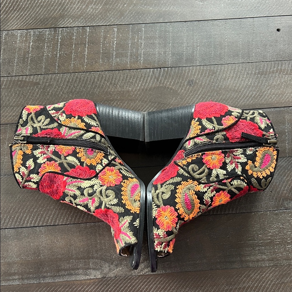 Crown Vintage Black and Multicolor Embroidered Ankle Boots - Picture 6 of 10